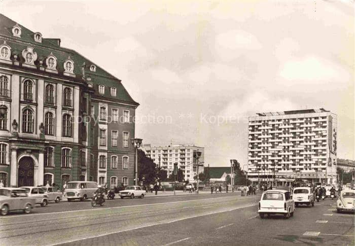 Innere Altstadt Thaelmannstrasse Pirnaisches-Tor Hochhaus Strassenszene Trabant – Ansichtskarte Dresden