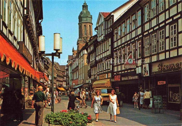 Einbeck Niedersachsen Fussgaengerzone Fachwerkhaeuser Kirchturm Geschaefte Passa – Ansichtskarte Einbeck