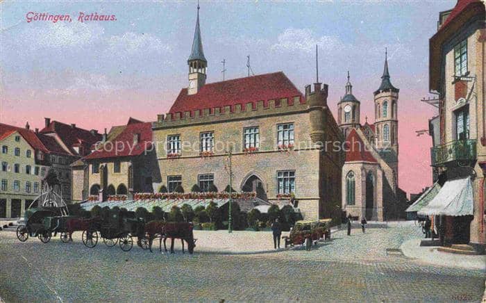 GoeTTINGEN  Niedersachsen Rathaus Marktplatz Pferdekutschen Kirchturm Marktszene – Ansichtskarte Göttingen