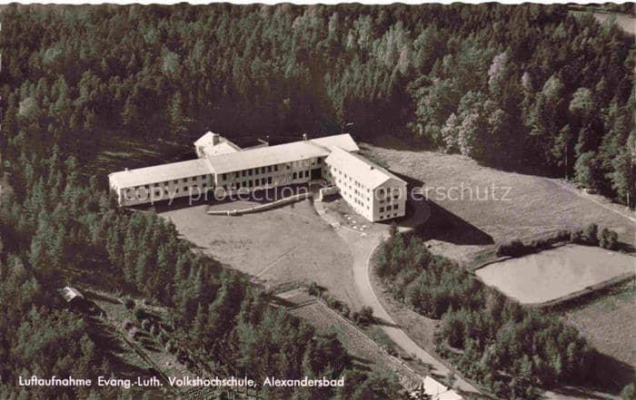 Bad Alexandersbad Volkshochschule Fichtelgebirge Luftaufnahme Wald Gebaeudekompl – Ansichtskarte Bad Alexandersbad