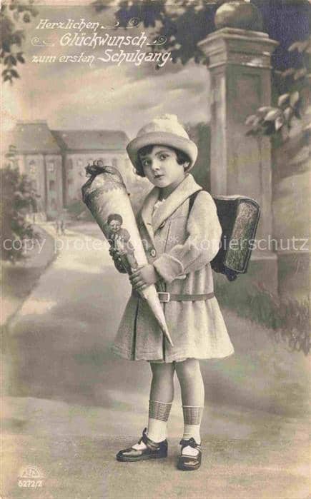 Foto RKL Nr. 6272/2 Maedchen Schultuete Einschulung – Ansichtskarte