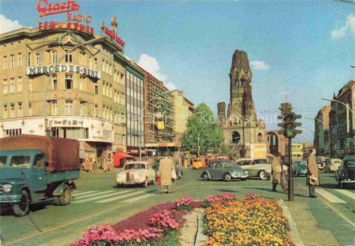 BERLIN  CITY Kurfuerstendamm Kaiser-Wilhelm-Gedaechtniskirche Mercedes-Benz VW-K – Ansichtskarte Berlin