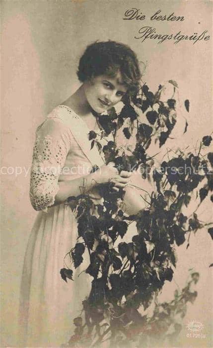 Foto Amag Nr. 61725/8 Frau – Ansichtskarte
