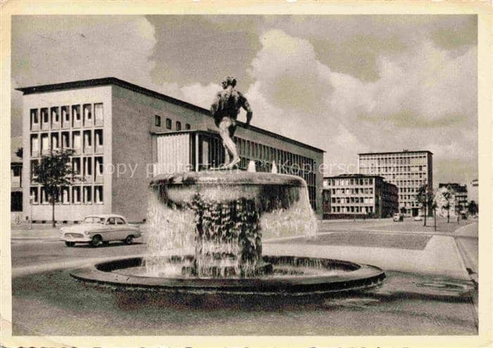 HANNOVER  CITY Am Leibnizufer Brunnen – Ansichtskarte Hannover