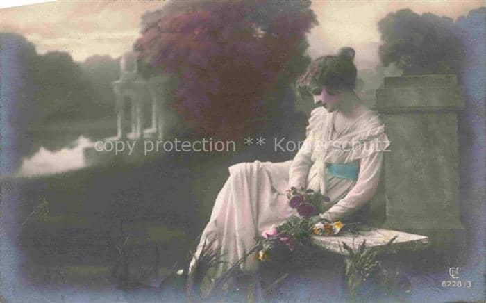 Foto GLCo Nr. 6228-3 Frau Rosen – Ansichtskarte