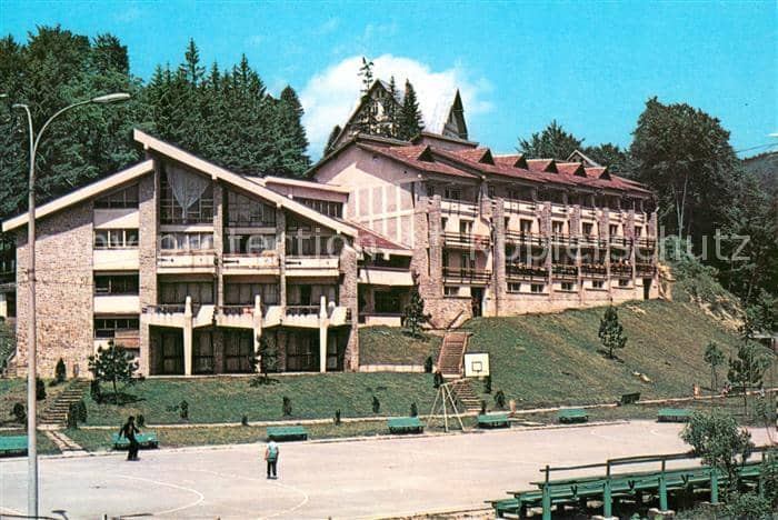 Busteni Complex B. T. T. Ferienhotel Sportplatz – Pohlednice