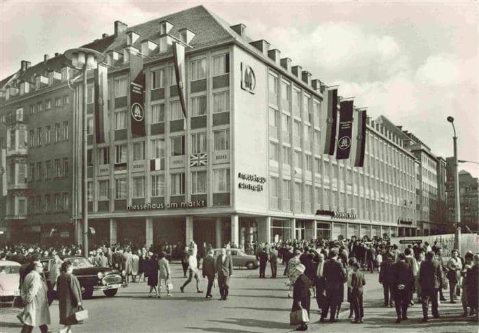 LEIPZIG Sachsen Neuerbautes Messehaus am Markt – Ansichtskarte Leipzig