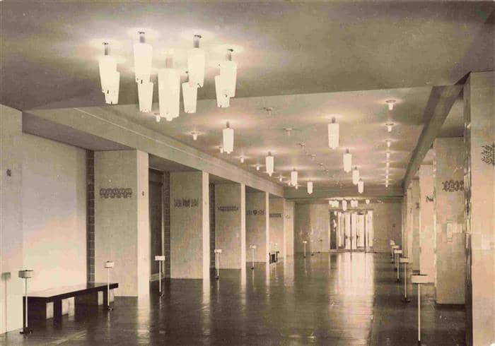LEIPZIG Sachsen Opernhaus Vestibueel Foyer Kronleuchter Innenraum Saeulen Sitzba – Ansichtskarte Leipzig