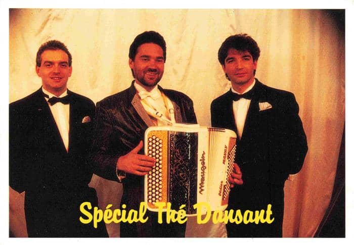 Musikanten Didier Manry Retro Ennezat France Accordeon – Ansichtskarte