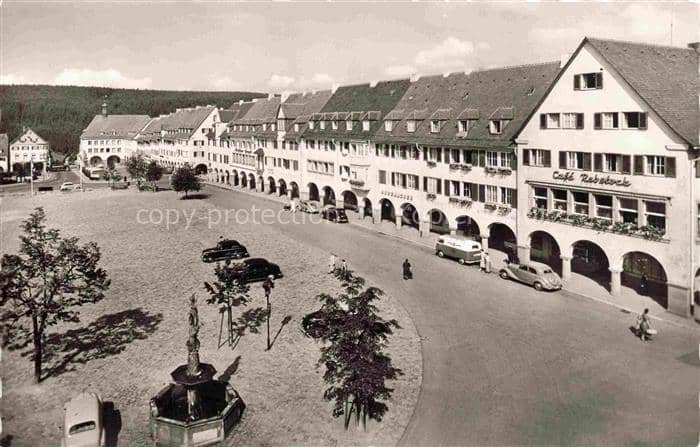 FREUDENSTADT BW Marktplatz Café-Rebstock Brunnen Schwarzwald Arkaden Autos Kopfs – Ansichtskarte Freudenstadt