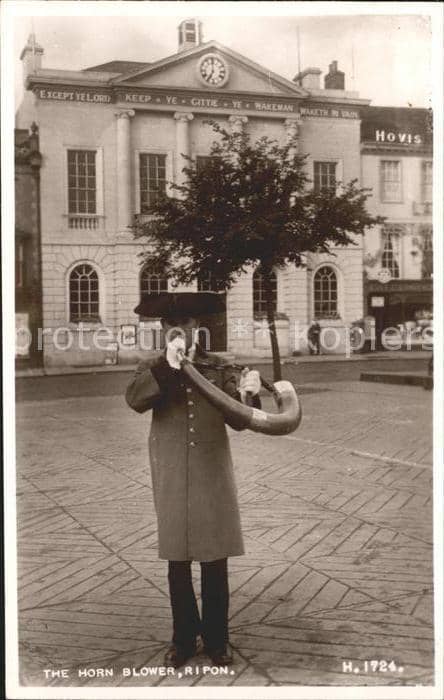 Musikinstrument Horn Blower Ripon London – Ansichtskarte