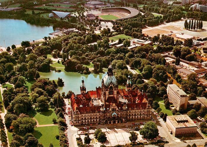 HANNOVER  CITY Neues-Rathaus Maschsee Sportzentrum Stadion Fliegeraufnahme Park – Ansichtskarte Hannover