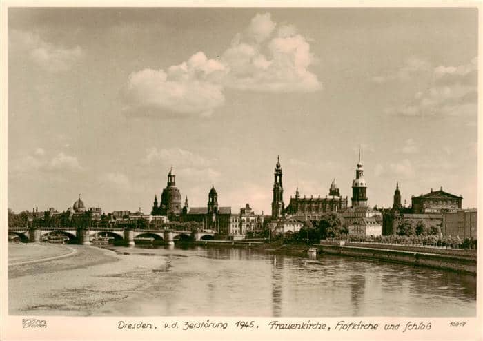 DRESDEN Elbe Frauenkirche Hofkirche Schloss Elbe Augustusbruecke Altstadt Silhou – Ansichtskarte Dresden Elbe