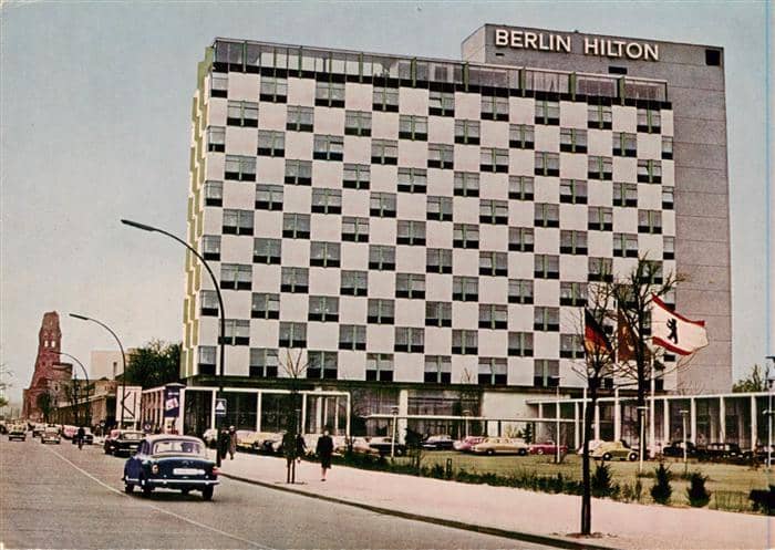 BERLIN  CITY Hilton Hotel – Ansichtskarte Berlin