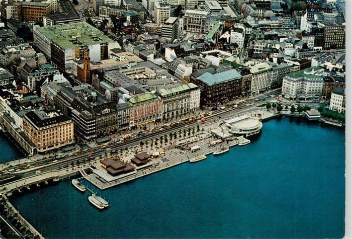 HAMBURG  CITY Fliegeraufnahme mit Jungfernstieg und Binnenalster – Ansichtskarte Hamburg