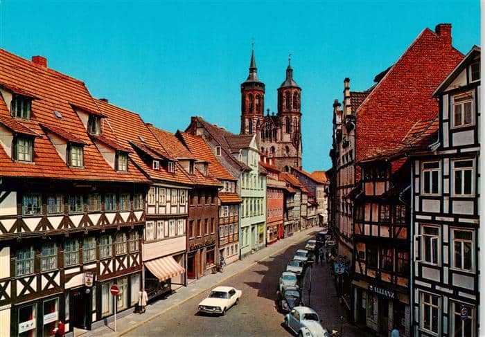 Goettingen  Niedersachsen Johannisstrasse mit Johanniskirche – Ansichtskarte Göttingen
