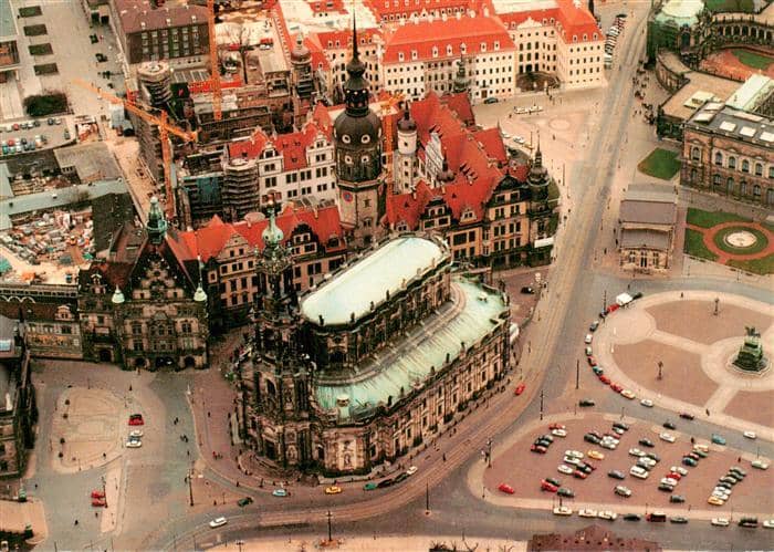 DRESDEN Elbe Katholische Hofkirche Schloss – Ansichtskarte Dresden Elbe
