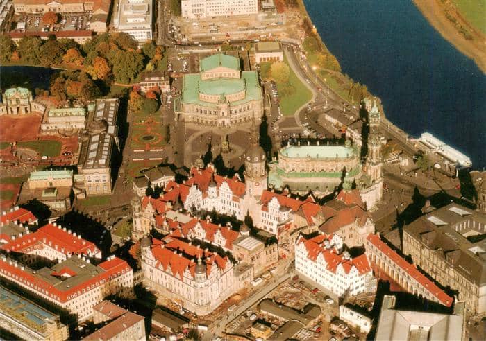 DRESDEN Elbe Schloss Katholische Hofkirche Altstaedter Wache Theaterplatz Kanzle – Ansichtskarte Dresden Elbe
