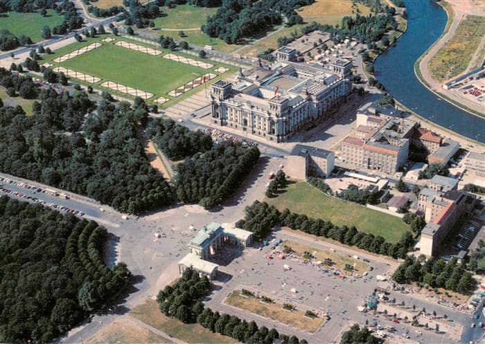 BERLIN  CITY Brandenburger Tag und Reichstag – Ansichtskarte Berlin