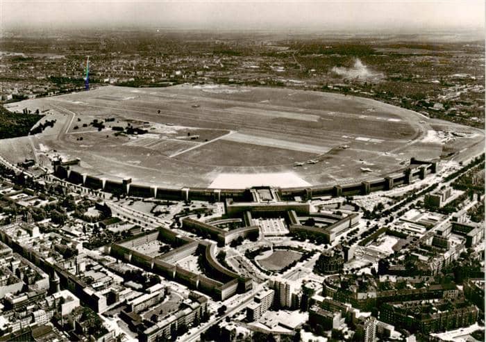 BERLIN  CITY Zentralflughafen Tempelhof – Ansichtskarte Berlin