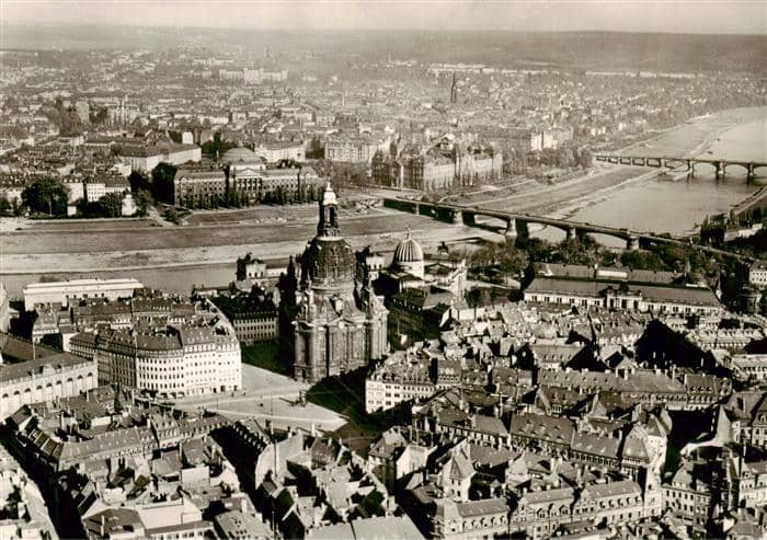 DRESDEN Elbe Blick ueber Neumarkt und Frauenkirche nach Neustadt Vor der Zerstoe – Ansichtskarte Dresden Elbe