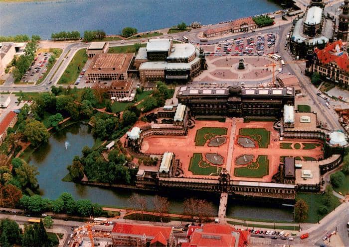 DRESDEN Elbe Zwinger Fliegeraufnahme – Ansichtskarte Dresden Elbe