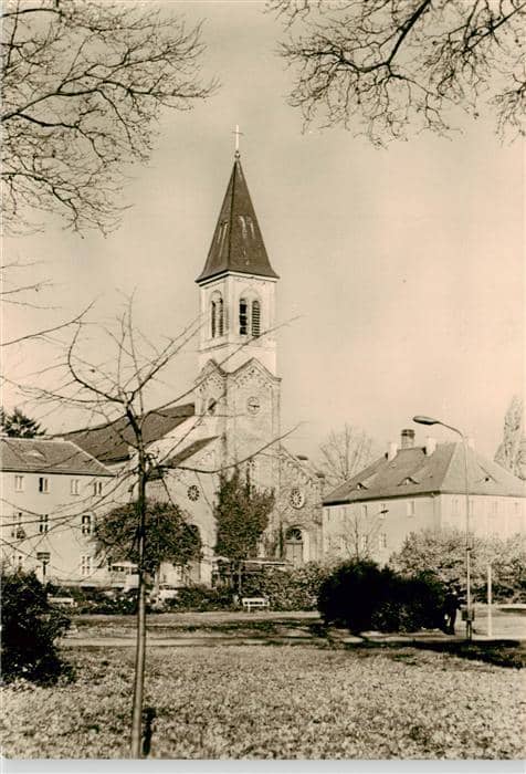 Niesky Oberlausitz Sachsen Zinzendorf mit Kirche der Bruedergemeinde – Ansichtskarte Niesky