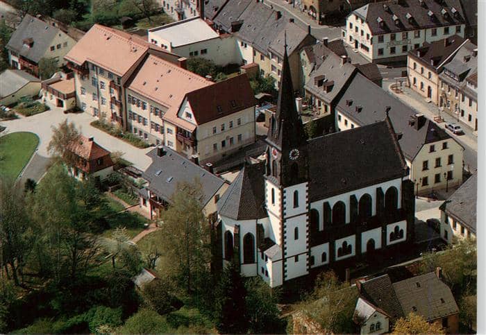 Wunsiedel Pfarrkirche-Zu-den-zwoelf-Aposteln Kinderheim-St-Josef Luftbild Kircht – Ansichtskarte Wunsiedel