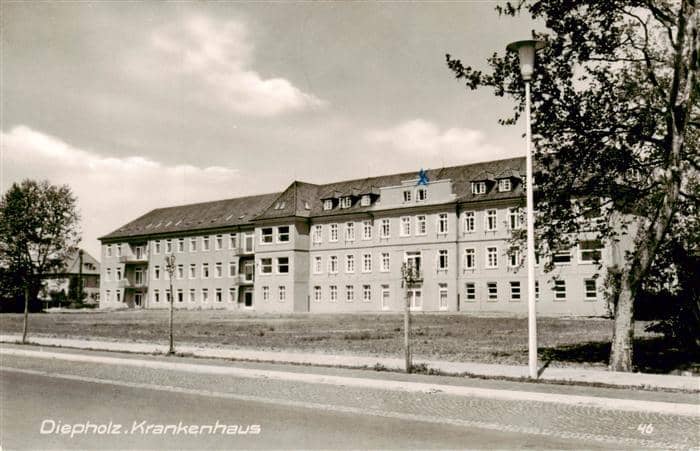 Aschen Diepholz Krankenhaus Strassenlaterne Rasen Baeume Gebaeude – Ansichtskarte Diepholz