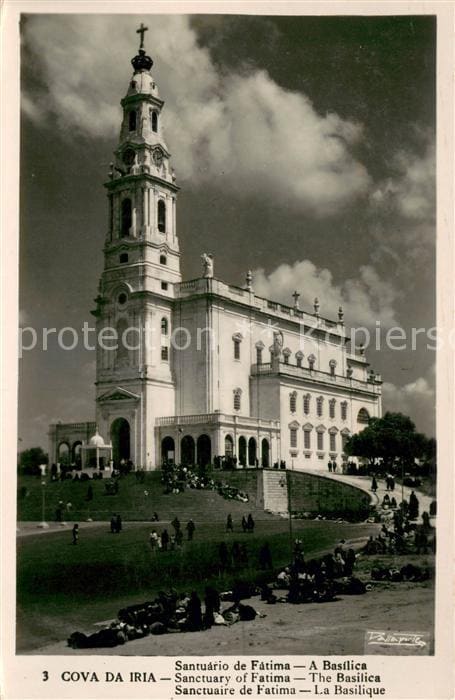 Cova da Iria Santuario de Fatima A Basilica – Vorderseite