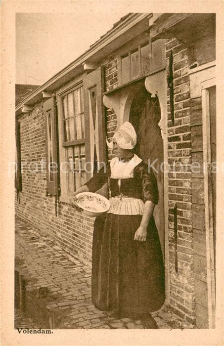 Volendam Frau in Landestracht – Vorderseite