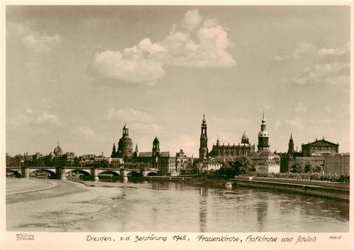 DRESDEN Elbe Frauenkirche Hofkirche Schloss Elbe Augustusbruecke Altstadt Silhou – Vorderseite