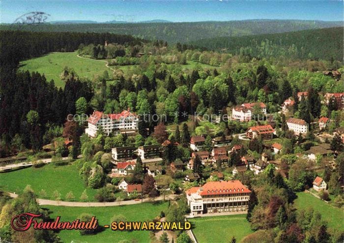 FREUDENSTADT BW Fliegeraufnahme Kurort Hotels Schwarzwald Wald Wiesen Villen Sie – Vorderseite