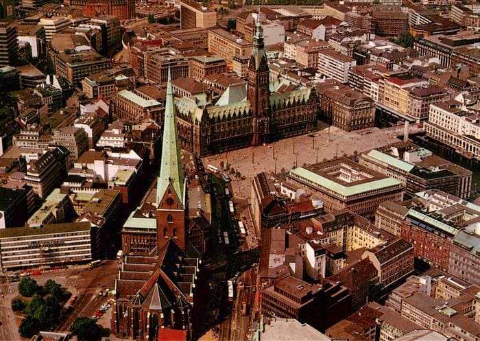HAMBURG CITY St Petrikirche Rathaus und Rathausmarkt – Vorderseite