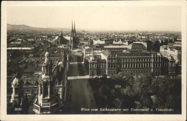 Wien Rathausturm
Universität
Votivkirche