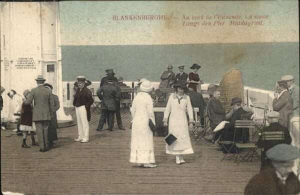 Blankenberghe Au bord de L_Estacade