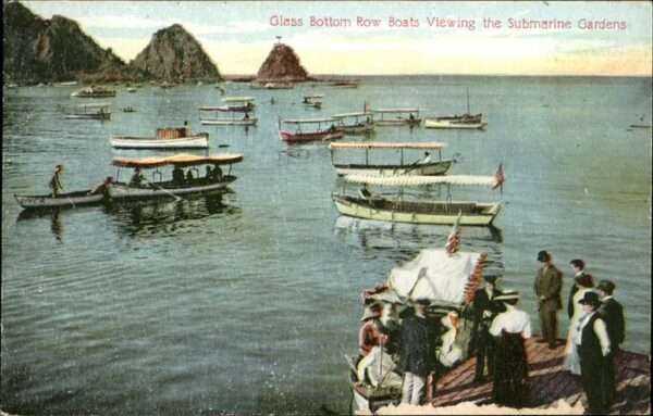 Avalon California Glass Botton row Boats
Submarine Garde