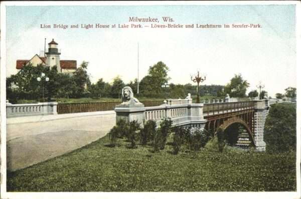 Milwaukee Wisconsin Liion Bridge
Light House
Lake Park