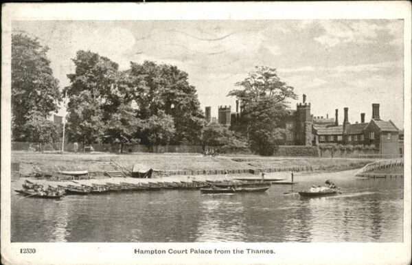 Hampton Court Palace Thames