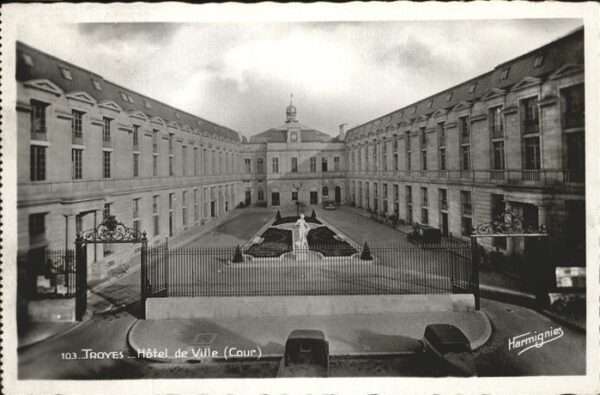Troyes Hotel-de_Ville