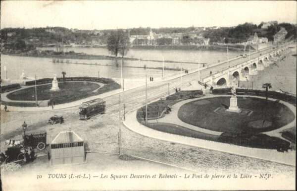 Tours Indre-et-Loire Squares Descartes et Rabelais