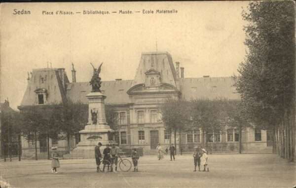 Sedan Ardennes Place d_Alsace Ecole Maternelle Musee
