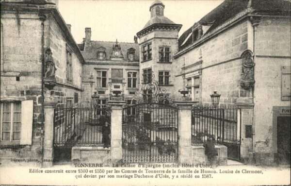 Tonnerre La Caisse d_Epargne Hotel d'Uzes