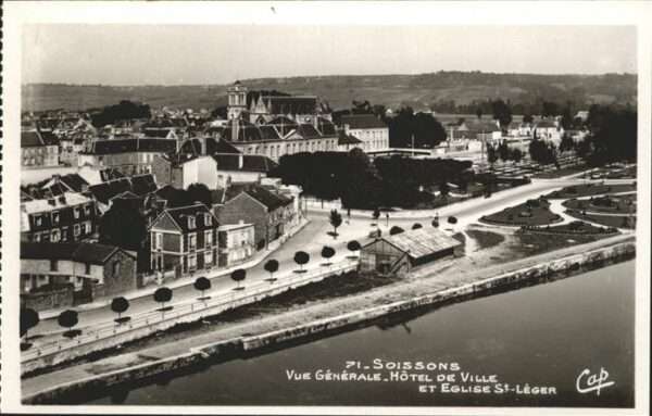 Soissons Hotel de Ville Eglise St. Leger