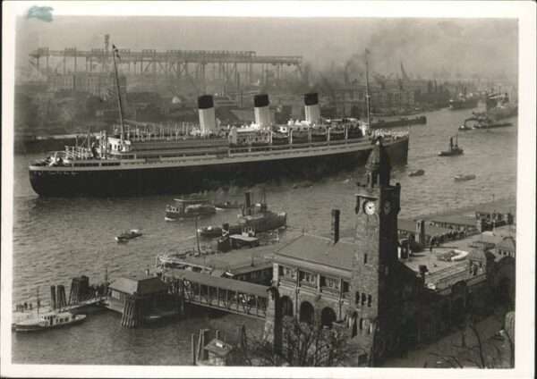 Dampfer Oceanliner Ausreise Cap Arcona Hamburg