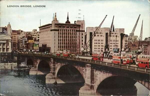 London Bridge Busse Kräne