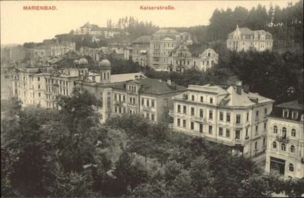 Marienbad Tschechien Boehmen Kaiserstrasse mit Parkanlage Böhmen