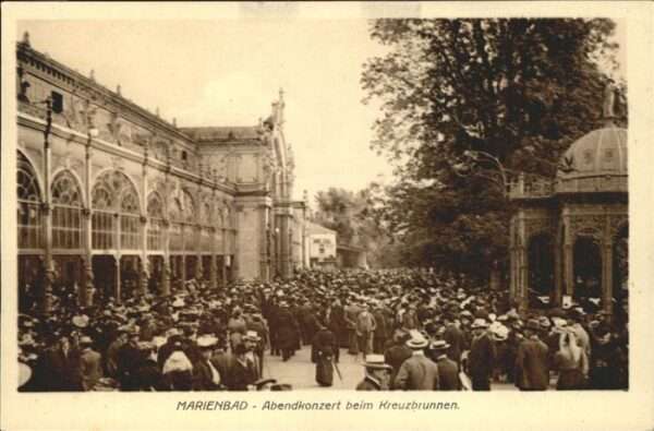 Marienbad Tschechien Boehmen Abendkonzert bei den Kreuzbrunnen Kolon