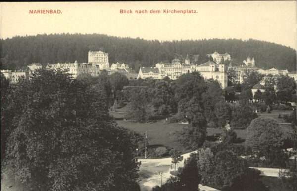 Marienbad Tschechien Boehmen Blick nach Kirchenplatz Park Böhmen
