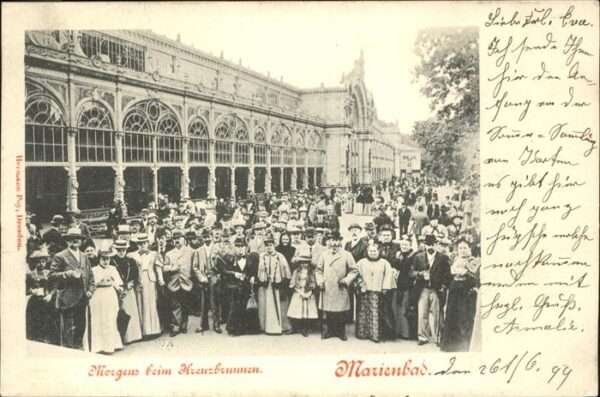 Marienbad Tschechien Boehmen Morgens am Kreuzbrunnen Kolonnaden Böhm
